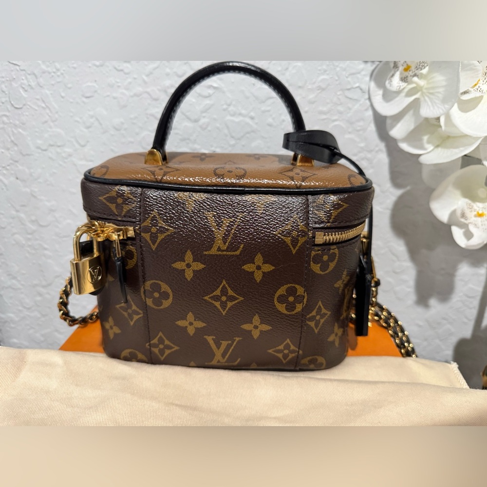 Louis Vuitton Reverse Monogram Vanity PM - Picture 13 of 14